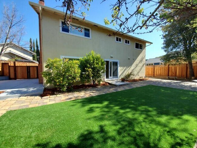 Building Photo - 5 bedroom in San Rafael CA 94903