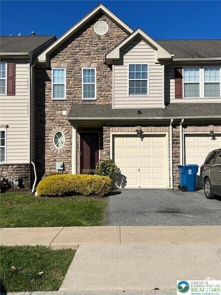 Building Photo - 211 Auburn Dr