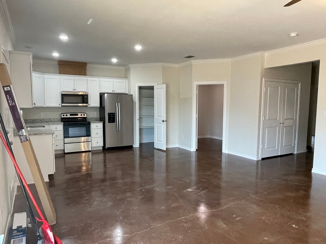 Building Photo - Hallsville