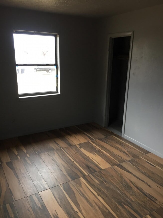 Photo - 3201 NE 20th St House