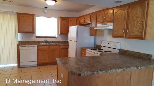 Foto del edificio - 5551-5597 N Green Ln