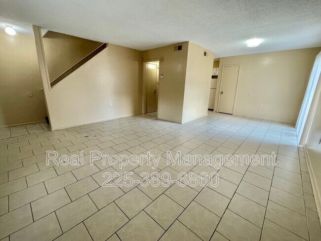 Foto del edificio - 10952 Cherry Hill Ave