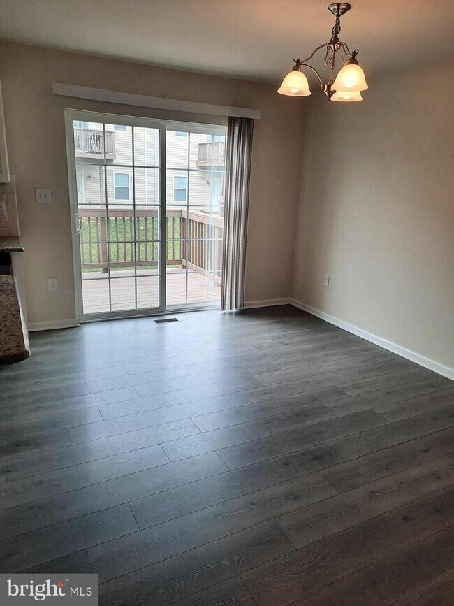 Foto del edificio - 1035 Admiral's Quay Dr