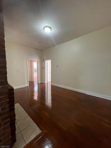 Foto del edificio - 292 Roseville Ave