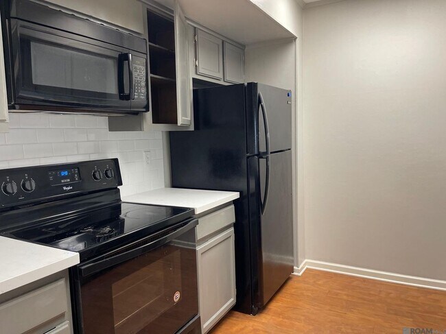 Foto del edificio - 2122 Stonehenge Ave