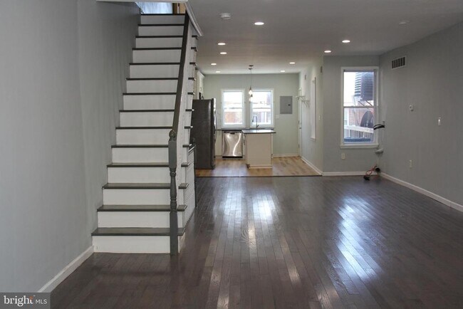 Foto del edificio - 5063 Whitaker Ave