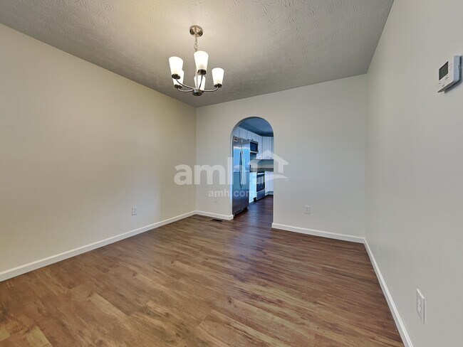 Foto del edificio - 4957 Glen Springs Dr