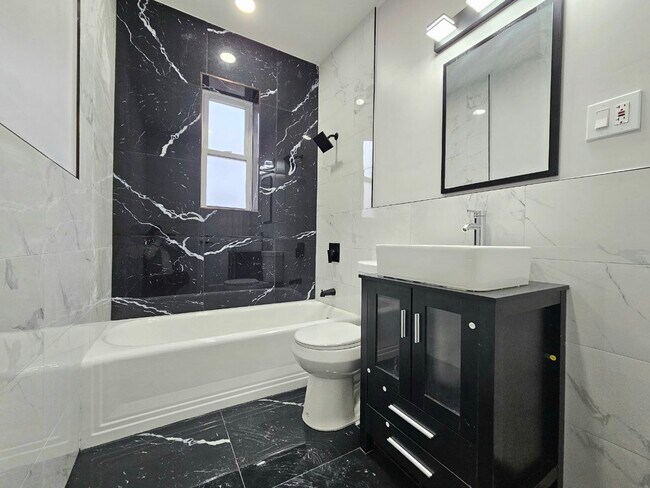 Foto del edificio - 1 Dewitt Rd