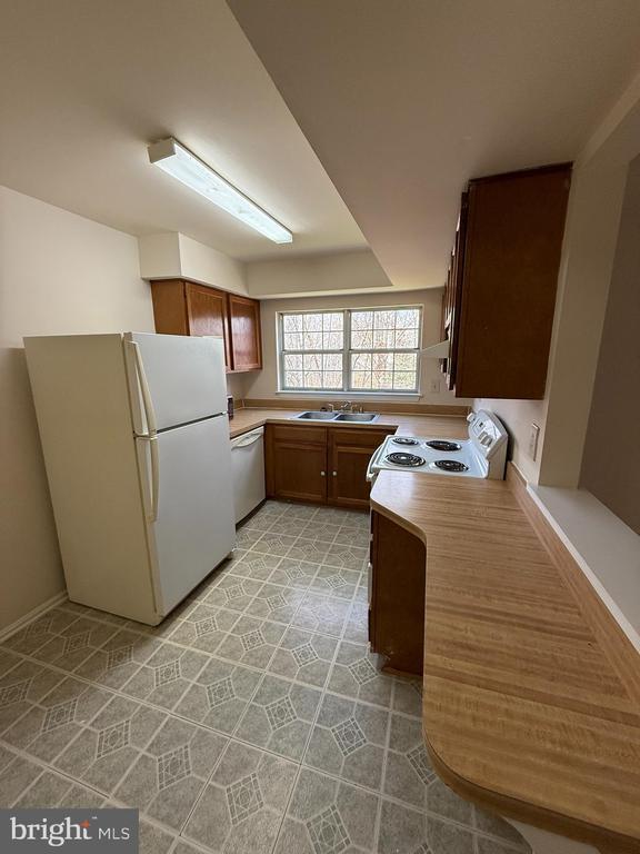 Building Photo - 12276 Stevenson Ct