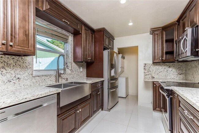Foto del edificio - 6413 SW 25th St