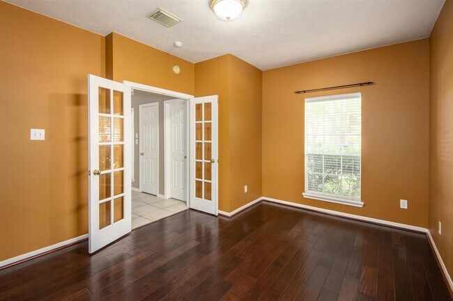 Building Photo - 6219 Surfside Ln