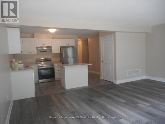 Building Photo - 255 Daffodil Ct.