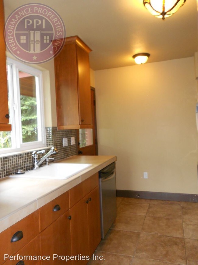 Foto del edificio - 2 br, 1 bath House - 1417 NW 23rd Avenue