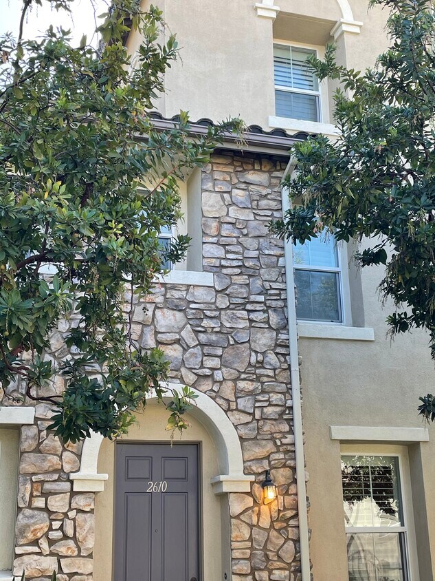 Primary Photo - 2610 W Madison Cir