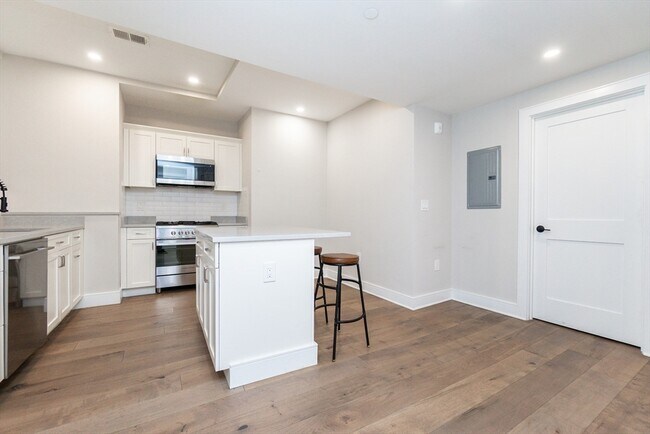 Foto del edificio - 12 Reedsdale St