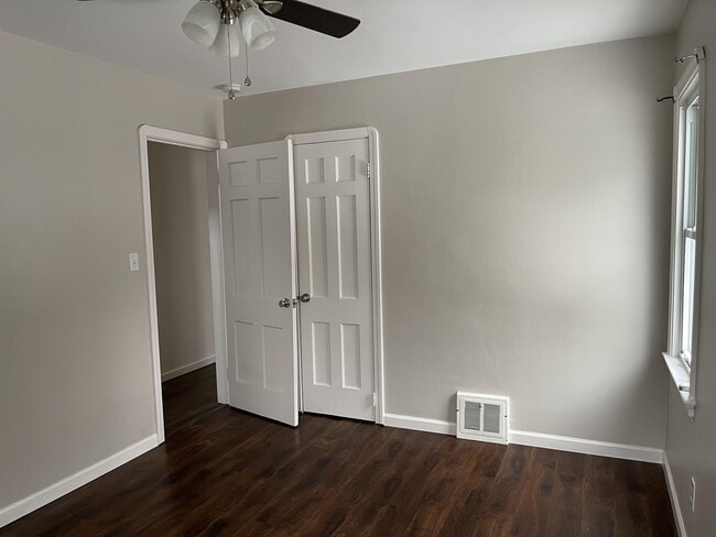 Foto del edificio - 610 Parkside Dr