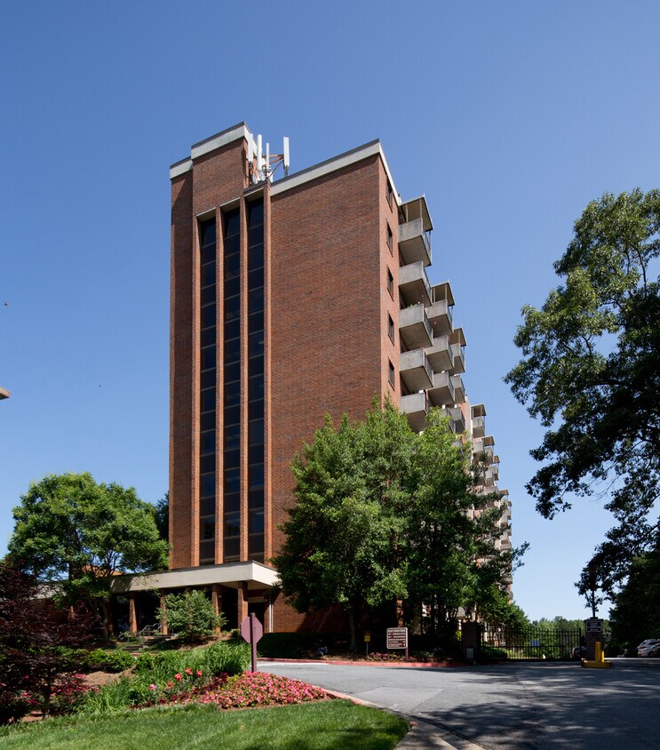 Primary Photo - Mount Vernon Towers