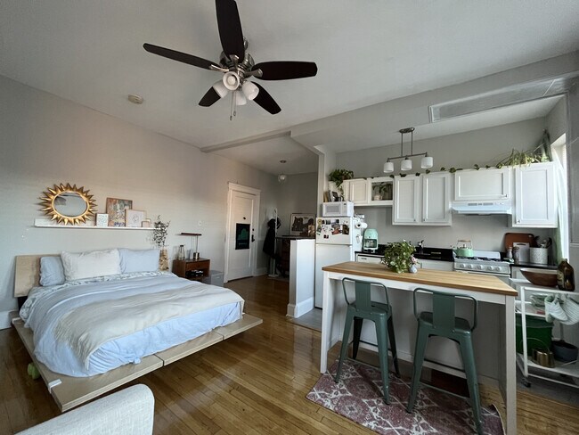 Building Photo - 1169 Commonwealth Ave