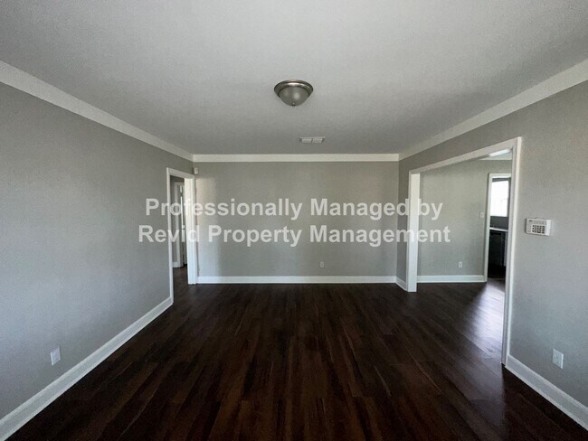 Building Photo - Section 8 Accepted!!
