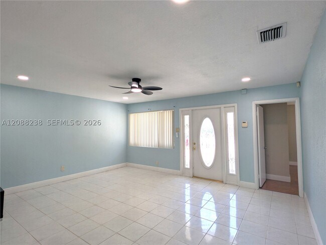 Foto del edificio - 2912 Sunshine Blvd
