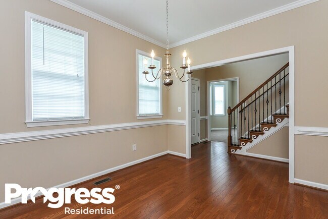 Building Photo - 121 Sequoia Dr