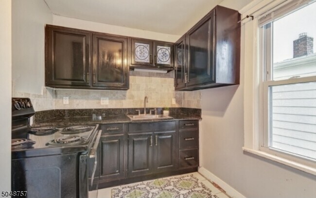 Foto del edificio - 536 Oakwood Ave