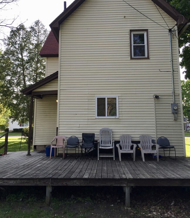 427 S Main St, Mount Pleasant, MI 48858 House Rental in Mount