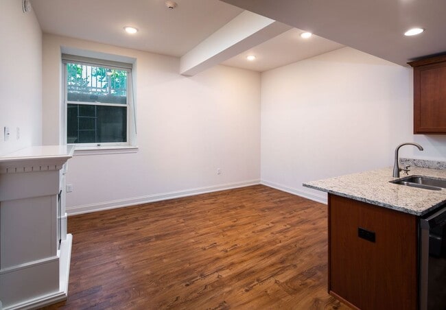 Foto del edificio - 591 Terrace Blvd