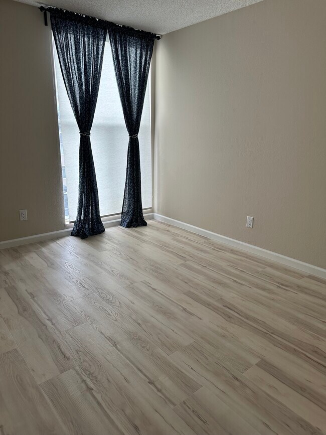 Foto del edificio - 1124 Eureka St