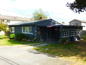 Building Photo - 416 N Laventure Rd