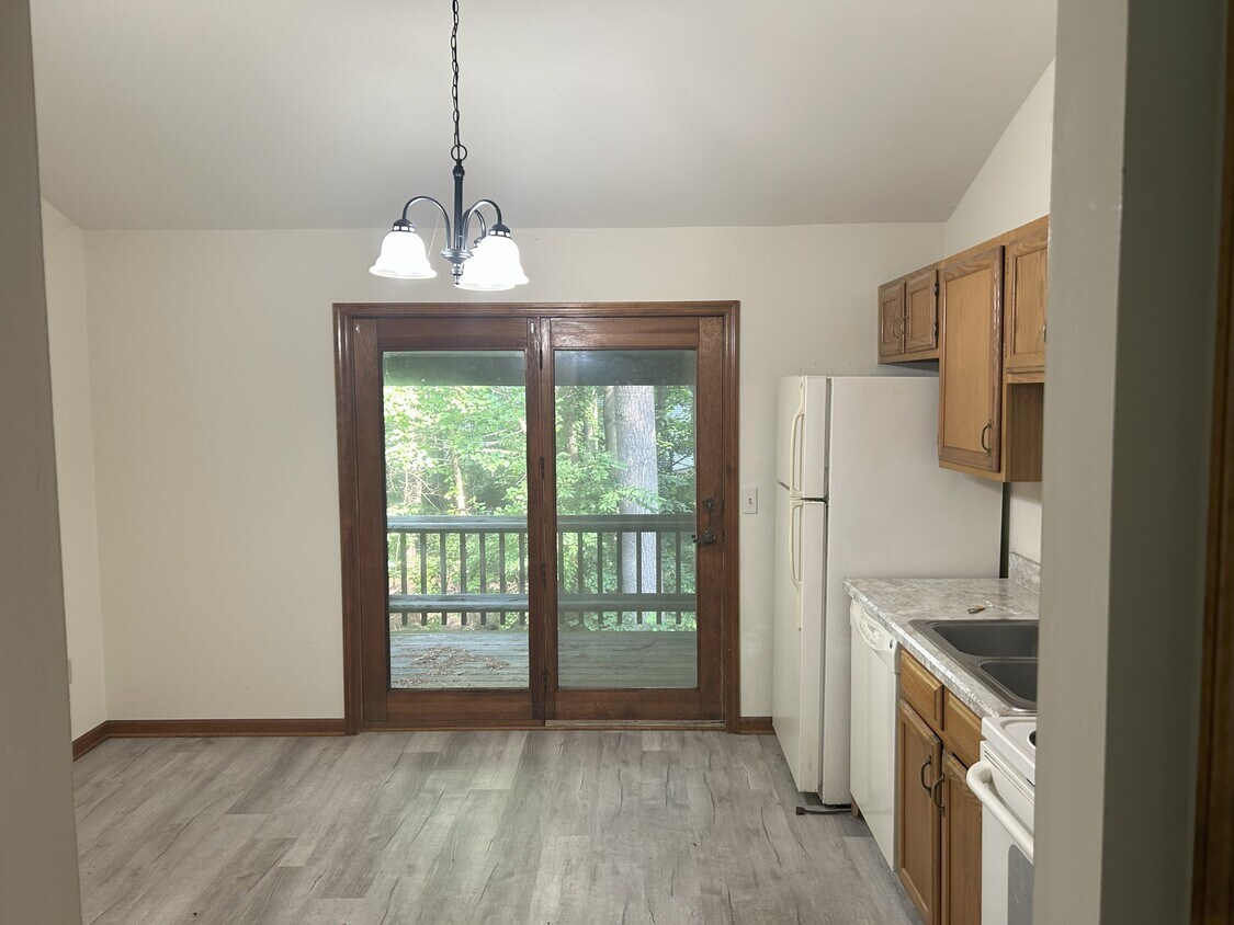 Foto principal - 3011 Lone Pine Rd
