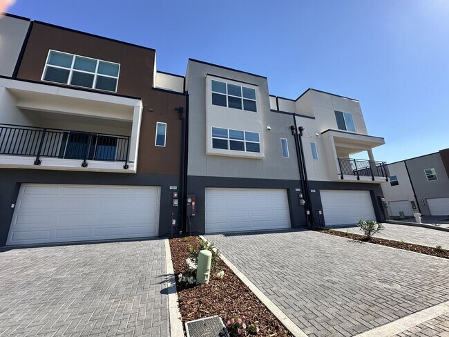 Building Photo - 8100 Quiet Knolls Dr