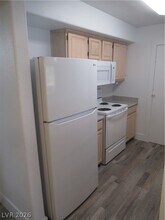 Building Photo - 555 E Silverado Ranch Blvd