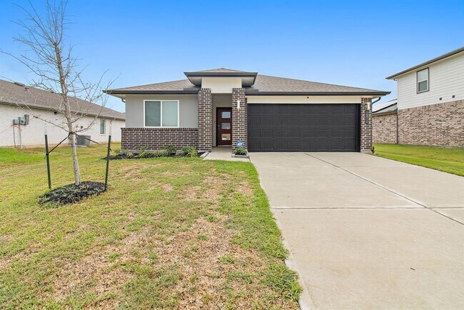 Building Photo - 14914 Rain Tree Dr