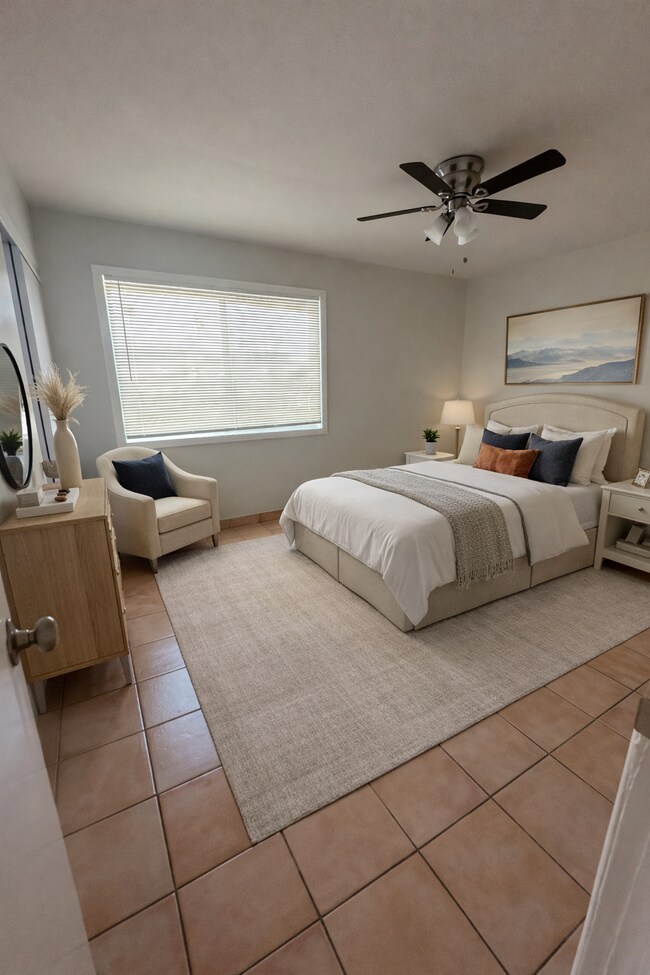 Foto del edificio - 22877 Adrienne Ave