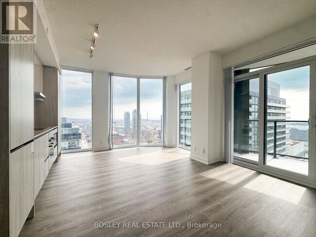 Photo du bâtiment - 180 Front St E