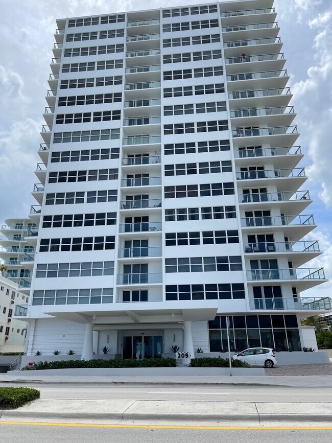 Building Photo - 209 N Fort Lauderdale Beach Blvd