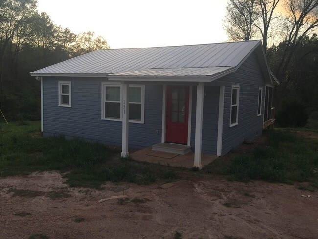 Building Photo - 231 S Retreat Rd