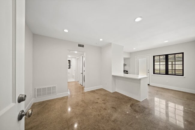 Foto del edificio - 520 Lovett Blvd