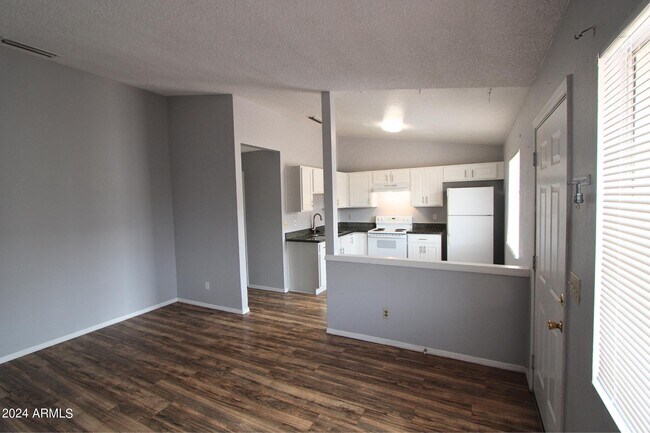 Building Photo - 4650 E Caballero St