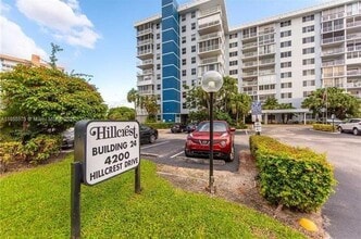 Building Photo - 4200 Hillcrest Dr