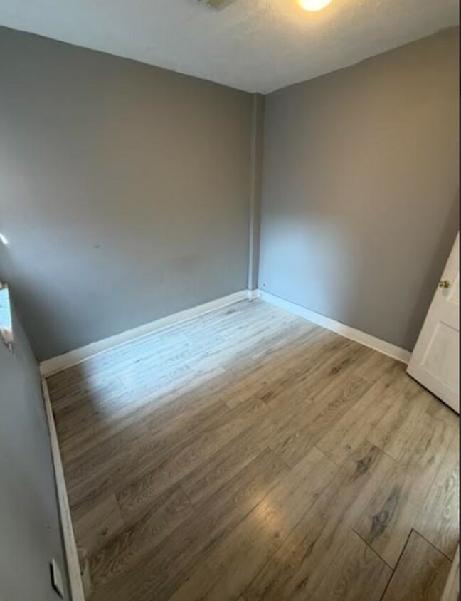 Foto del edificio - 9704 Lorain Ave