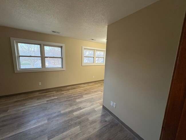 Foto del edificio - 1 Bed 1 Bath Remodeled! Near K-State!
