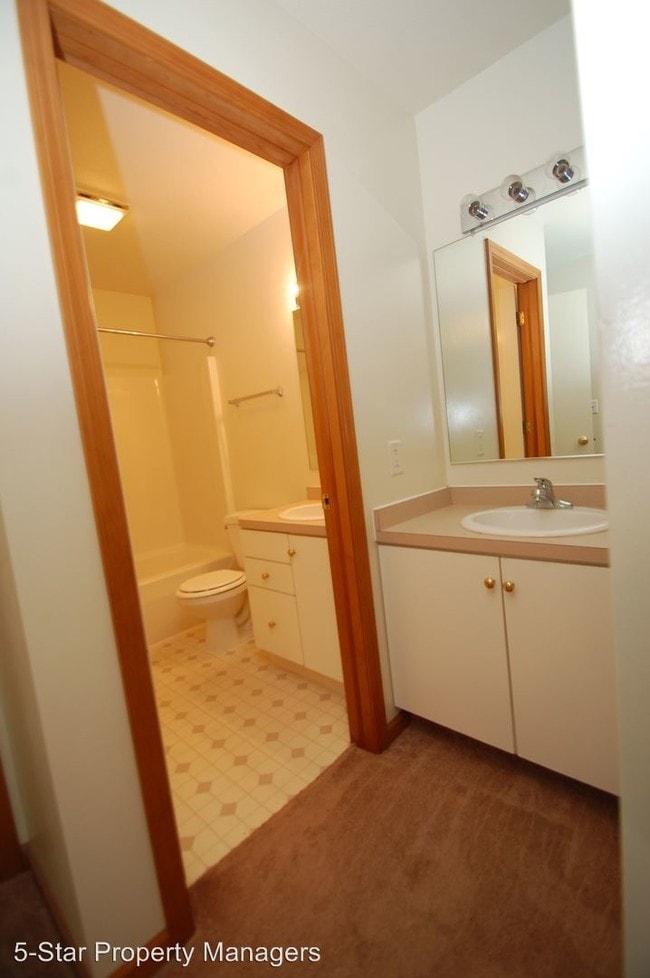 527 S Silverwood Ln, Goshen, IN 46526 House Rental in Goshen, IN