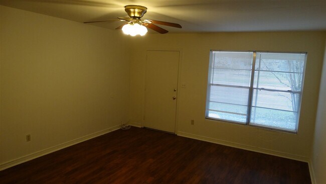 Foto del edificio - 628 W Tharpe St