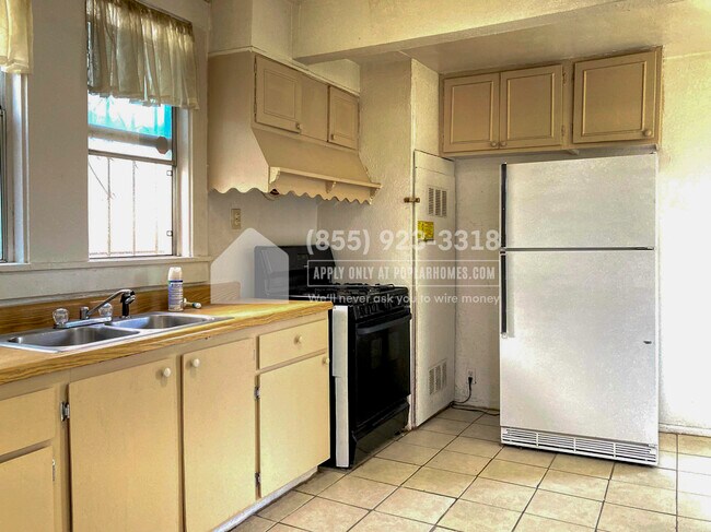 Building Photo - 440 18th St