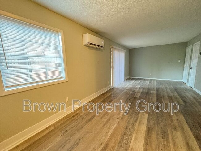 Foto del edificio - 2462 Bragg Blvd