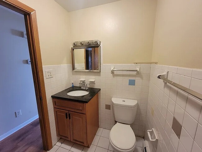Foto del edificio - 6151 W Belmont Ave