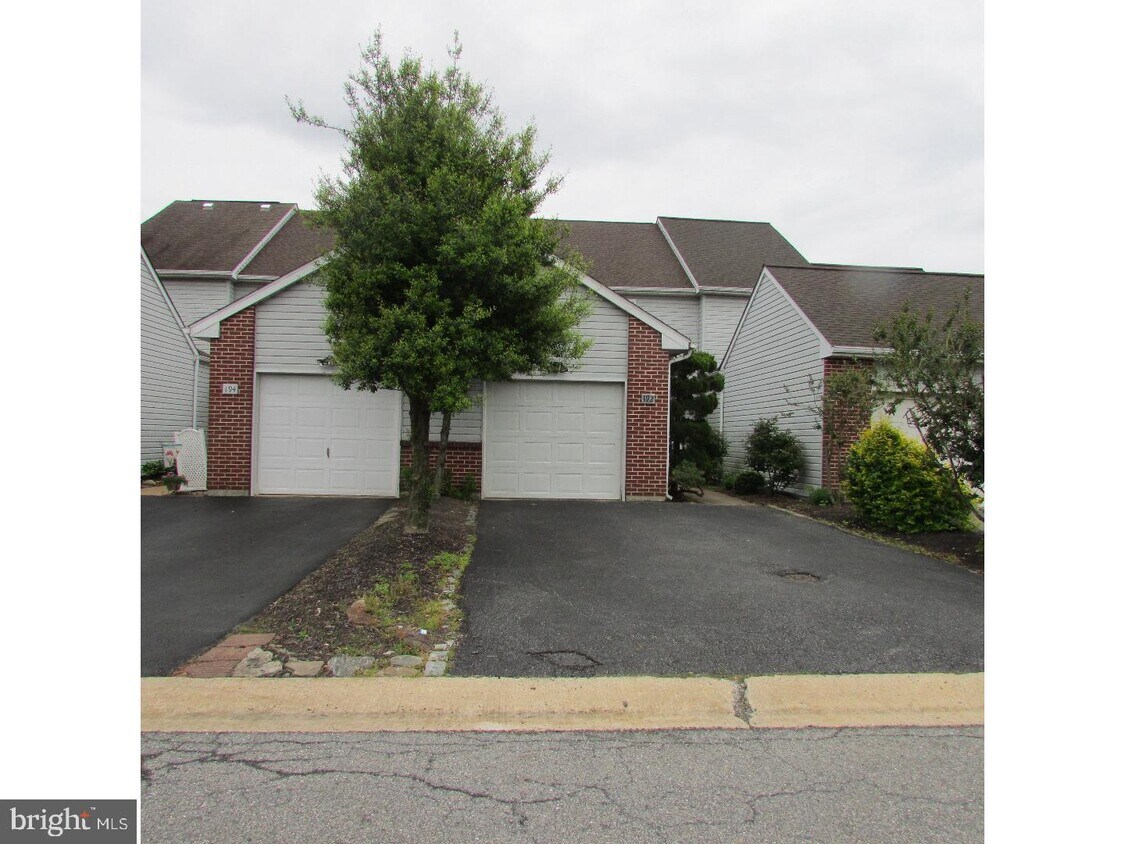 Primary Photo - 192 Steven Ln