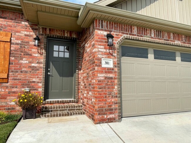 Building Photo - 3 BR House in Prairie Grove!!